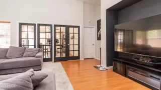 Photo #2: 6239207 Listing