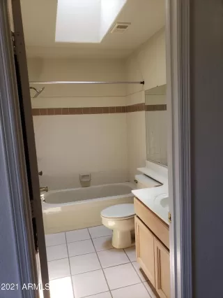 Photo #3: 6239217 Listing