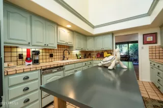 Photo #4: 6239247 Listing