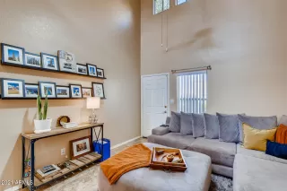 Photo #5: 6239264 Listing