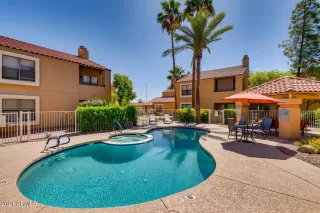 Photo #2: 6239267 Listing