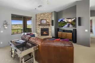 Photo #4: 6239370 Listing