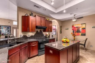 Photo #6: 6239395 Listing