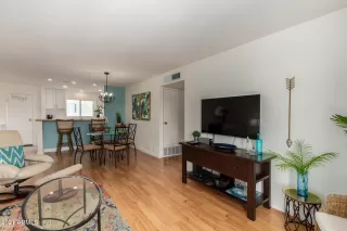 Photo #2: 6239448 Listing