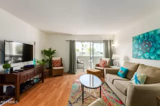 Photo #3: 6239448 Listing