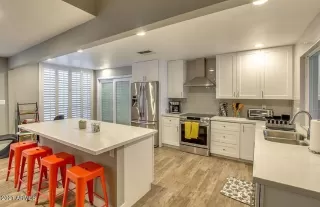 Photo #3: 6239936 Listing