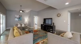 Photo #6: 6239936 Listing