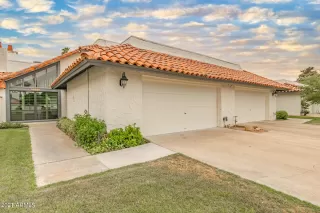 Photo #5: 6240016 Listing