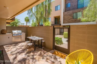 Photo #2: 6240181 Listing