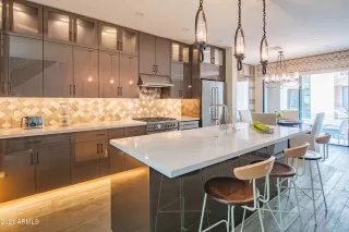 Photo #4: 6240181 Listing