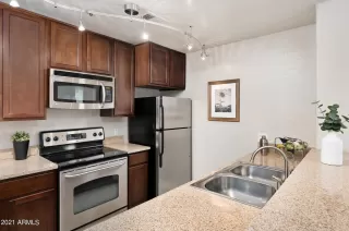 Photo #5: 6240191 Listing