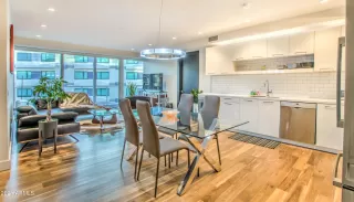 Photo #2: 6240248 Listing 