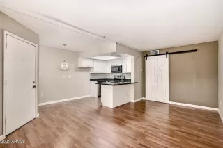 Photo #2: 6240268 Listing