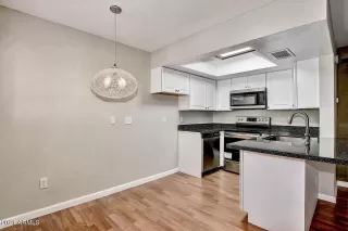 Photo #4: 6240268 Listing