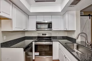 Photo #6: 6240268 Listing