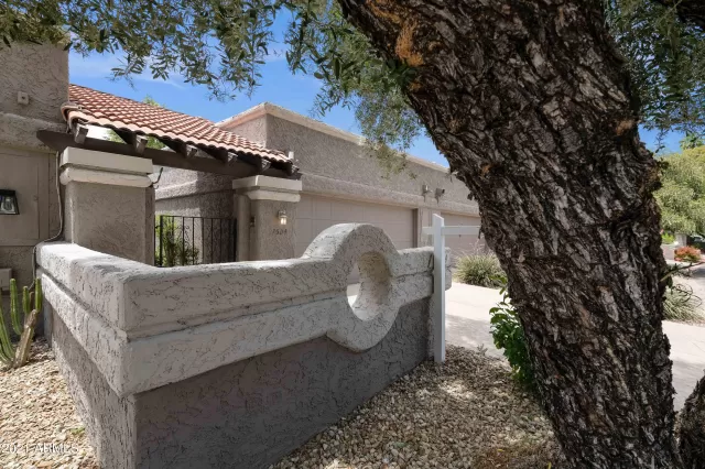 MLS: 6240361 Condo For Sale