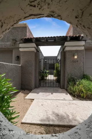 Photo #2: 6240361 Listing 