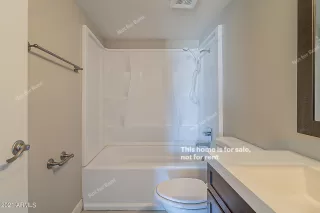 Photo #5: 6240528 Listing