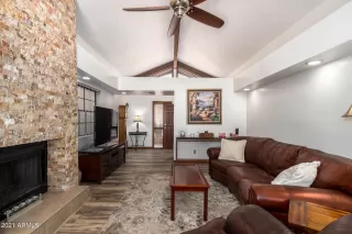 Photo #3: 6240884 Listing