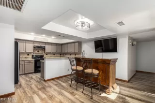 Photo #4: 6240884 Listing