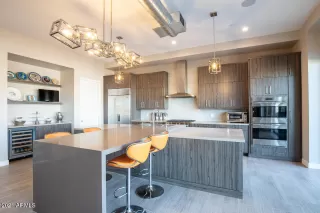 Photo #3: 6241035 Listing