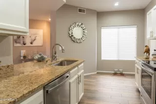 Photo #5: 6241104 Listing 