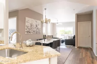 Photo #6: 6241104 Listing 