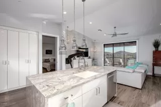 Photo #3: 6241175 Listing