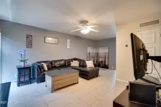 Photo #4: 6241415 Listing