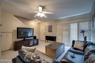 Photo #6: 6241415 Listing