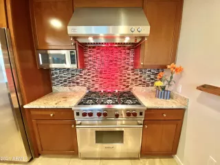 Photo #5: 6241849 Listing