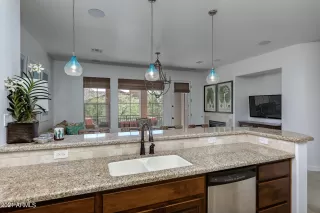 Photo #6: 6241883 Listing