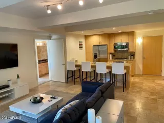 Photo #4: 6241926 Listing