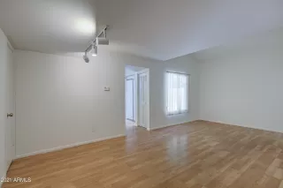 Photo #4: 6242556 Listing