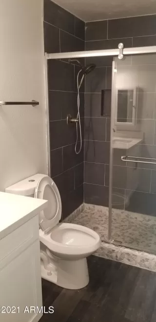 Photo #5: 6242709 Listing