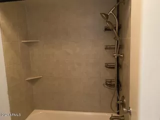 Photo #5: 6242789 Listing