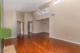 Photo #5: 6242902 Listing 