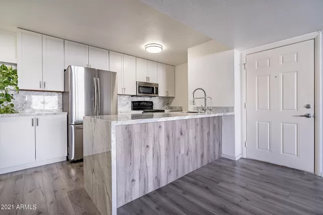 MLS: 6243023 Condo For Sale