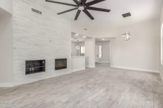 Photo #6: 6243142 Listing