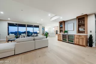 Photo #4: 6243805 Listing