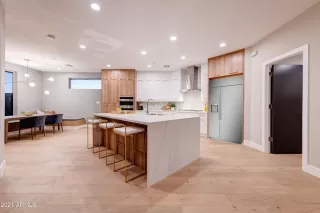 Photo #5: 6243805 Listing