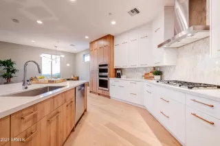 Photo #6: 6243805 Listing