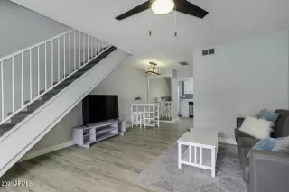 Photo #4: 6244218 Listing