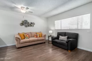 Photo #3: 6244423 Listing