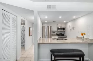 Photo #4: 6244423 Listing