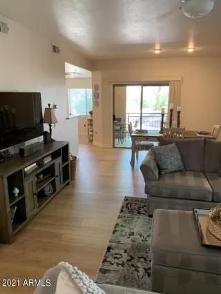 Photo #5: 6244593 Listing 