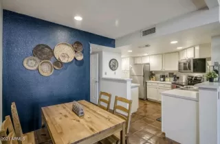 Photo #4: 6244639 Listing