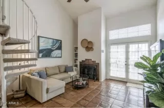 Photo #6: 6244639 Listing