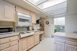 Photo #6: 6245007 Listing
