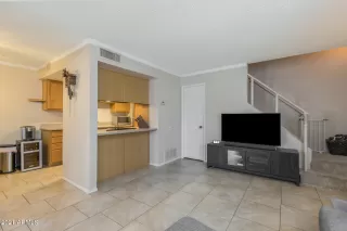 Photo #4: 6245047 Listing
